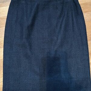Valentino Women’s 100% Silk Skirt - Size 6 - Dark Blue Navy